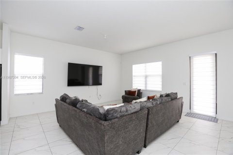 Купить виллу или дом в Мирамар, Флорида 3 спальни, 250.28м2, № 2028798 - фото 5