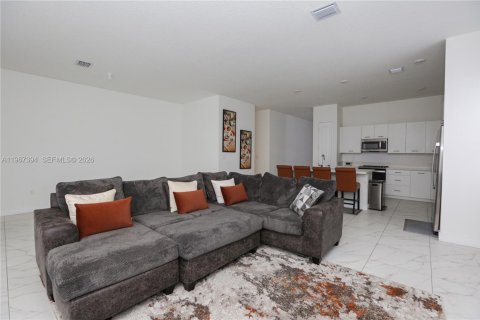 Купить виллу или дом в Мирамар, Флорида 3 спальни, 250.28м2, № 2028798 - фото 2