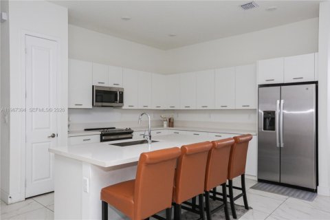 Купить виллу или дом в Мирамар, Флорида 3 спальни, 250.28м2, № 2028798 - фото 14