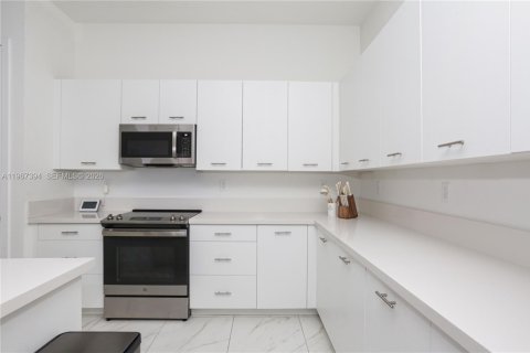 Купить виллу или дом в Мирамар, Флорида 3 спальни, 250.28м2, № 2028798 - фото 15