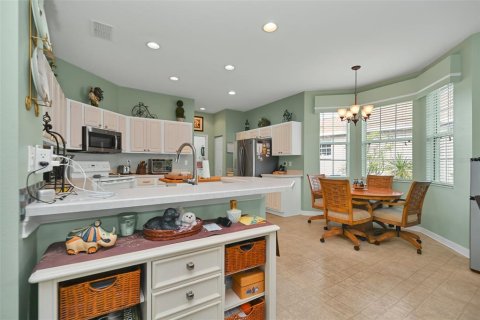 House in Ocala, Florida 3 bedrooms, 191.56 sq.m. № 2221159 - photo 13