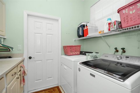 House in Ocala, Florida 3 bedrooms, 191.56 sq.m. № 2221159 - photo 27