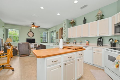 House in Ocala, Florida 3 bedrooms, 191.56 sq.m. № 2221159 - photo 14