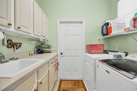 House in Ocala, Florida 3 bedrooms, 191.56 sq.m. № 2221159 - photo 26