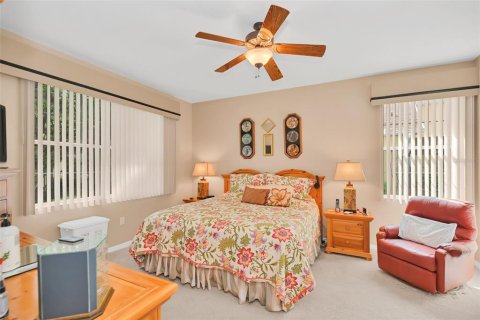 House in Ocala, Florida 3 bedrooms, 191.56 sq.m. № 2221159 - photo 18