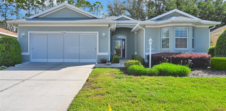 House in Ocala, Florida 3 bedrooms, 191.56 sq.m. № 2221159
