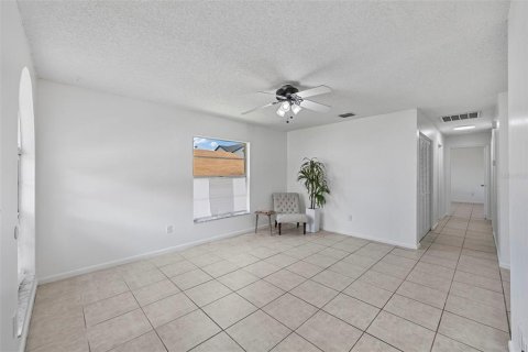 Villa ou maison à vendre à Tampa, Floride: 3 chambres, 98.1 m2 № 1834714 - photo 20
