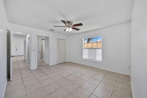 Villa ou maison à vendre à Tampa, Floride: 3 chambres, 98.1 m2 № 1834714 - photo 13