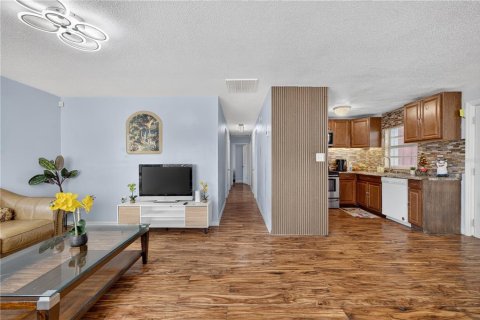 Villa ou maison à vendre à Orlando, Floride: 4 chambres, 102.56 m2 № 2195965 - photo 6
