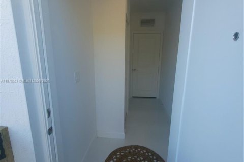 Immobilier commercial à louer à Homestead, Floride: 1 chambre № 1979915 - photo 2