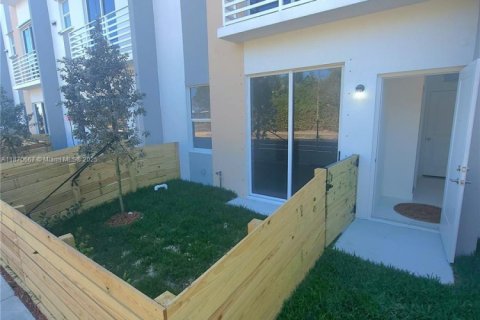 Immobilier commercial à louer à Homestead, Floride: 1 chambre № 1979915 - photo 1