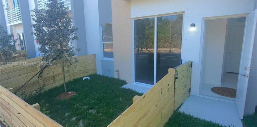 Immobilier commercial à Homestead, Floride 1 chambre № 1979915