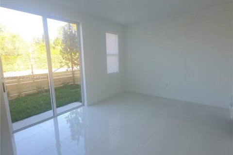 Immobilier commercial à louer à Homestead, Floride: 1 chambre № 1979915 - photo 4