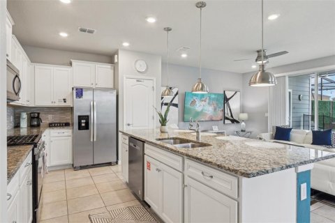Townhouse in Davenport, Florida 5 bedrooms, 211.91 sq.m. № 1767639 - photo 10