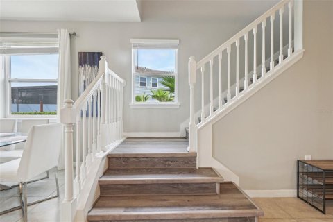 Townhouse in Davenport, Florida 5 bedrooms, 211.91 sq.m. № 1767639 - photo 24