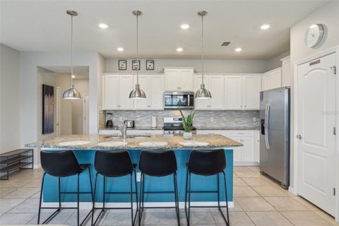 Townhouse in Davenport, Florida 5 bedrooms, 211.91 sq.m. № 1767639 - photo 12