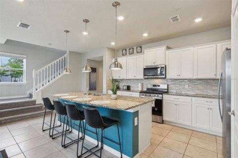 Townhouse in Davenport, Florida 5 bedrooms, 211.91 sq.m. № 1767639 - photo 13