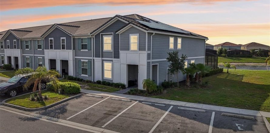 Townhouse in Davenport, Florida 5 bedrooms, 211.91 sq.m. № 1767639