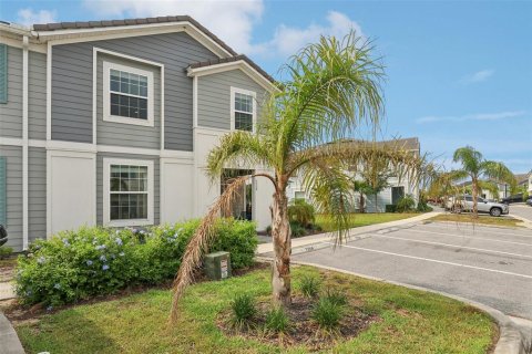 Townhouse in Davenport, Florida 5 bedrooms, 211.91 sq.m. № 1767639 - photo 4