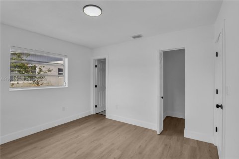 Villa ou maison à vendre à Miami Gardens, Floride: 4 chambres, 157.19 m2 № 2010897 - photo 12