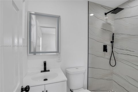 Villa ou maison à vendre à Miami Gardens, Floride: 4 chambres, 157.19 m2 № 2010897 - photo 13