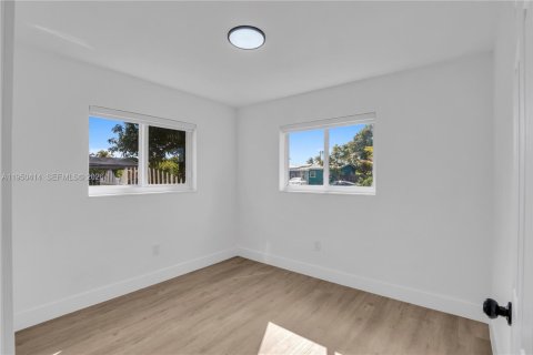 Villa ou maison à vendre à Miami Gardens, Floride: 4 chambres, 157.19 m2 № 2010897 - photo 16