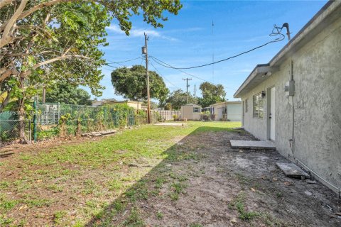 Villa ou maison à vendre à Miami Gardens, Floride: 4 chambres, 157.19 m2 № 2010897 - photo 22