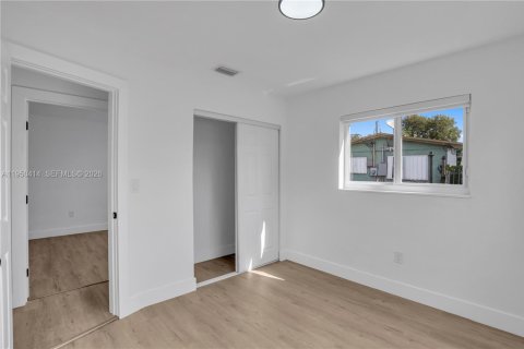 Villa ou maison à vendre à Miami Gardens, Floride: 4 chambres, 157.19 m2 № 2010897 - photo 17