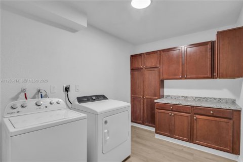 Villa ou maison à vendre à Miami Gardens, Floride: 4 chambres, 157.19 m2 № 2010897 - photo 10