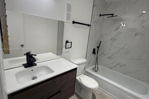 Condo in Lauderhill, Florida, 2 bedrooms  № 1973831 - photo 15