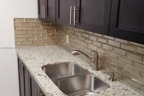 Снять в аренду кондоминиум в Пемброк-Пайнс, Флорида 1 спальня, 63.64м2, № 2035878 - фото 10