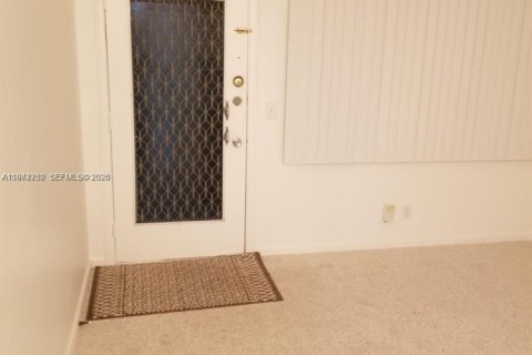 Снять в аренду кондоминиум в Пемброк-Пайнс, Флорида 1 спальня, 63.64м2, № 2035878 - фото 9