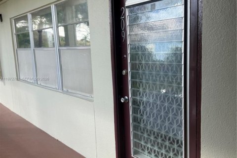 Снять в аренду кондоминиум в Пемброк-Пайнс, Флорида 1 спальня, 63.64м2, № 2035878 - фото 17