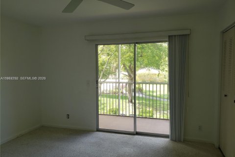 Снять в аренду кондоминиум в Пемброк-Пайнс, Флорида 1 спальня, 63.64м2, № 2035878 - фото 8