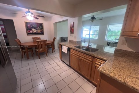 Купить виллу или дом в Тамарак, Флорида 2 спальни, 100.52м2, № 1929412 - фото 13