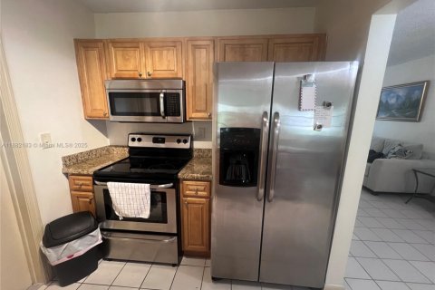 Купить виллу или дом в Тамарак, Флорида 2 спальни, 100.52м2, № 1929412 - фото 12