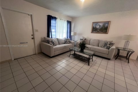 Купить виллу или дом в Тамарак, Флорида 2 спальни, 100.52м2, № 1929412 - фото 4