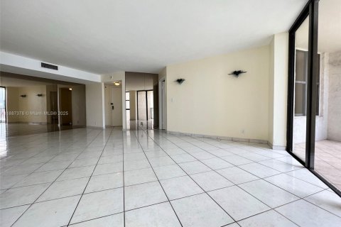 Copropriété à louer à Aventura, Floride: 2 chambres, 116.78 m2 № 1933035 - photo 3
