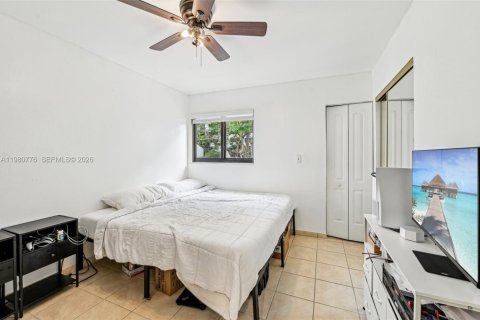 Adosado en venta en Miami, Florida, 2 dormitorios, 92.9 m2 № 2079711 - foto 16