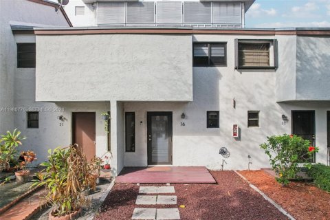 Adosado en venta en Miami, Florida, 2 dormitorios, 92.9 m2 № 2079711 - foto 4