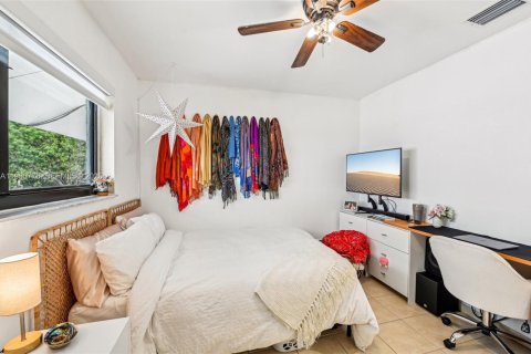 Adosado en venta en Miami, Florida, 2 dormitorios, 92.9 m2 № 2079711 - foto 21