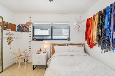 Adosado en venta en Miami, Florida, 2 dormitorios, 92.9 m2 № 2079711 - foto 22