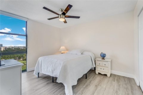 Condominio en venta en Miami, Florida, 2 dormitorios, 121.98 m2 № 1711213 - foto 19