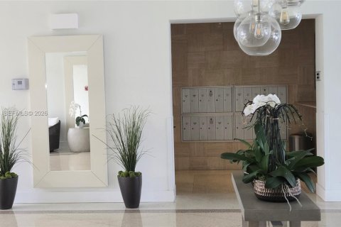 Condo in Bay Harbor Islands, Florida, 1 bedroom  № 2000300 - photo 26