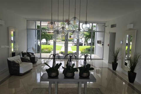 Condo in Bay Harbor Islands, Florida, 1 bedroom  № 2000300 - photo 7