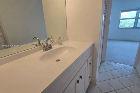 Condo in Bay Harbor Islands, Florida, 1 bedroom  № 2000300 - photo 20