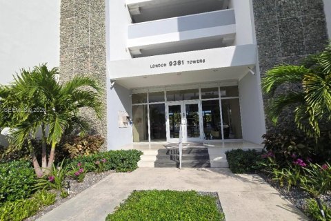 Condo in Bay Harbor Islands, Florida, 1 bedroom  № 2000300 - photo 5