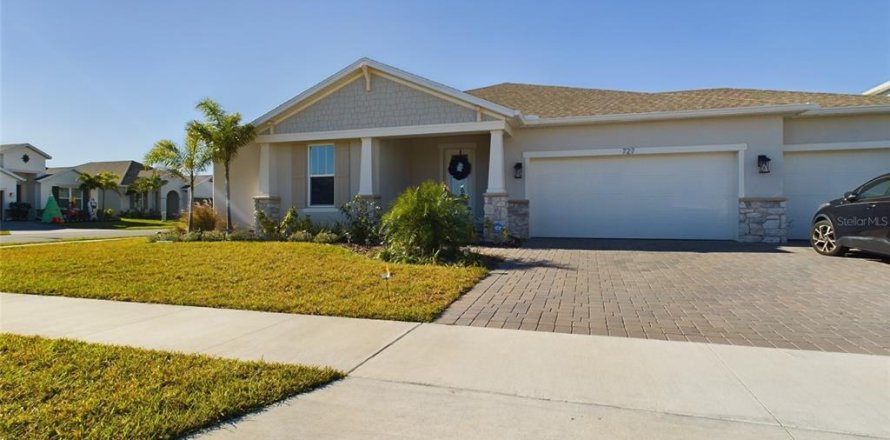Casa en Minneola, Florida 4 dormitorios, 251.77 m2 № 1563957