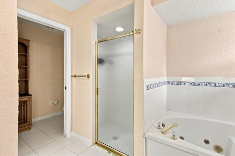House in Tavares, Florida 3 bedrooms, 154.4 sq.m. № 2391536 - photo 16