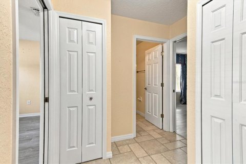 House in Tavares, Florida 3 bedrooms, 154.4 sq.m. № 2391536 - photo 20